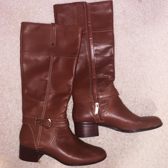 COPY - Bandolino Boots - Picture 1 of 2